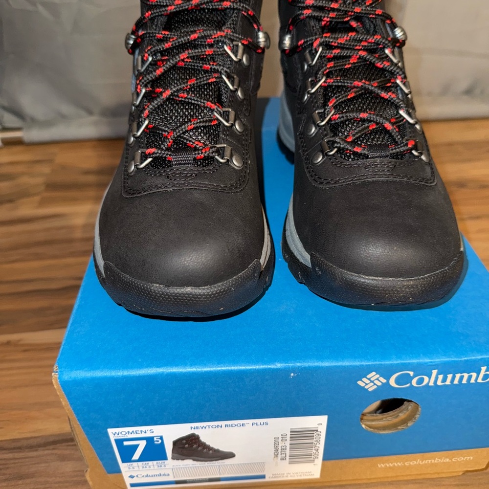 Columbia Black and Red Hiking Boots